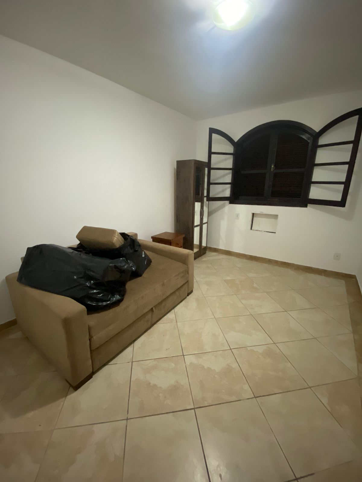 DANIEL DIAS CORRETOR CRECI/RJ Nº 69.332 - VENDE OU ALUGA - CASA DUPLEX - RUA TROVADOR JOSÉ NEAGLE - MARAZUL - PIRATININGA - NITERÓI/RJ.