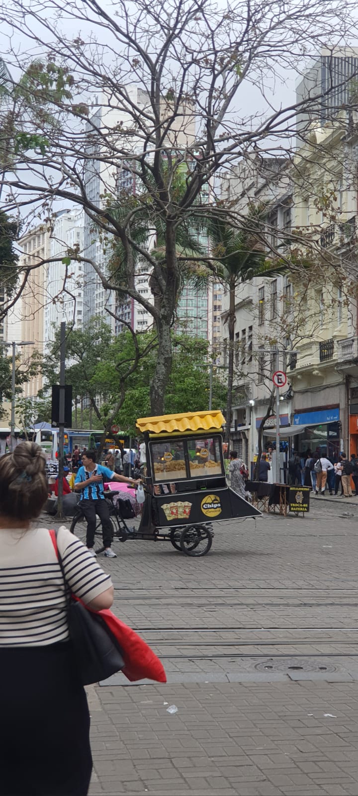 VENDO - SALA COMERCIAL - COM EXCLUSIVIDADE - RUA URUGUAIANA Nº 13 - CENTRO/RJ.
