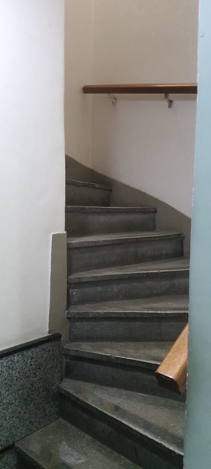 VENDO - SALA COMERCIAL - COM EXCLUSIVIDADE - RUA URUGUAIANA Nº 13 - CENTRO/RJ.