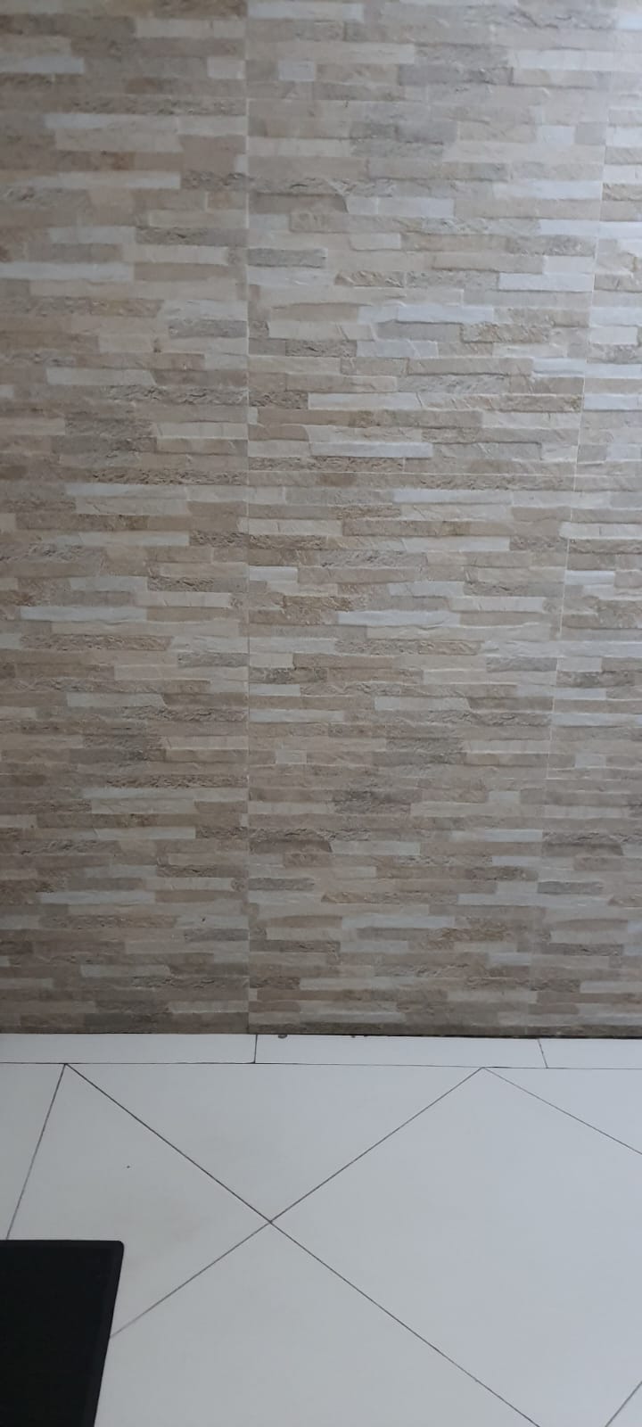 VENDO - SALA COMERCIAL - COM EXCLUSIVIDADE - RUA URUGUAIANA Nº 13 - CENTRO/RJ.