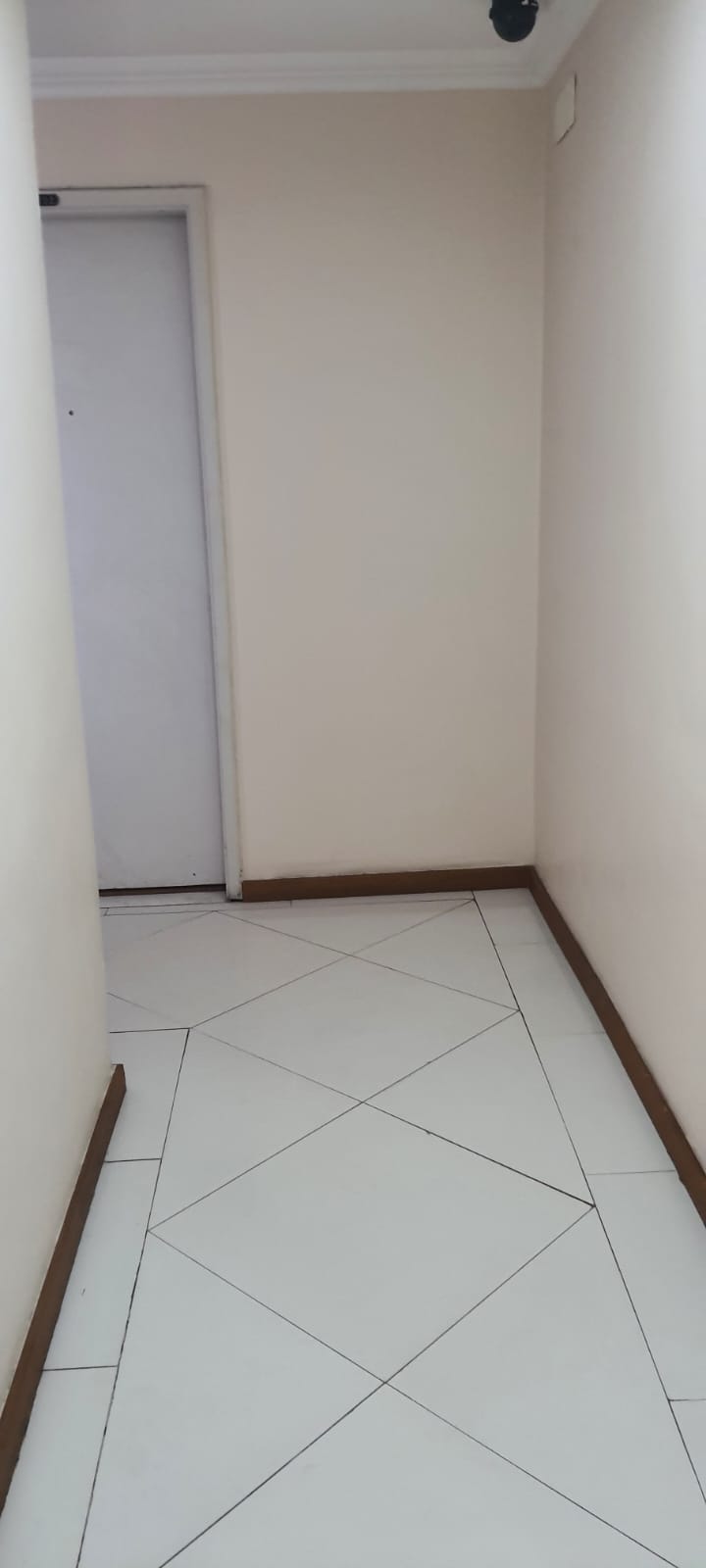 VENDO - SALA COMERCIAL - COM EXCLUSIVIDADE - RUA URUGUAIANA Nº 13 - CENTRO/RJ.