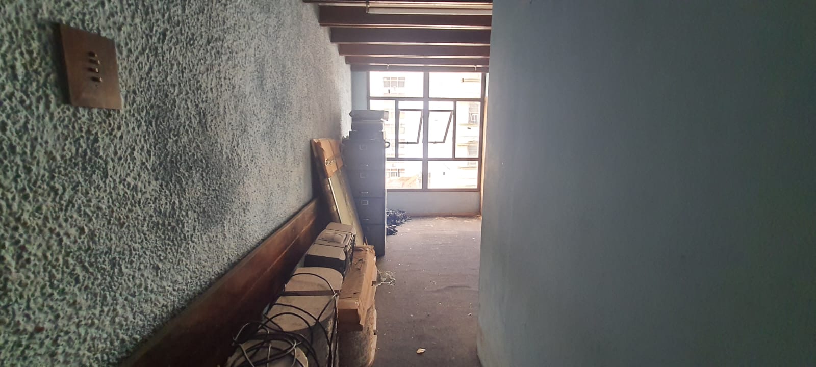 VENDO - SALA COMERCIAL - COM EXCLUSIVIDADE - RUA URUGUAIANA Nº 13 - CENTRO/RJ.