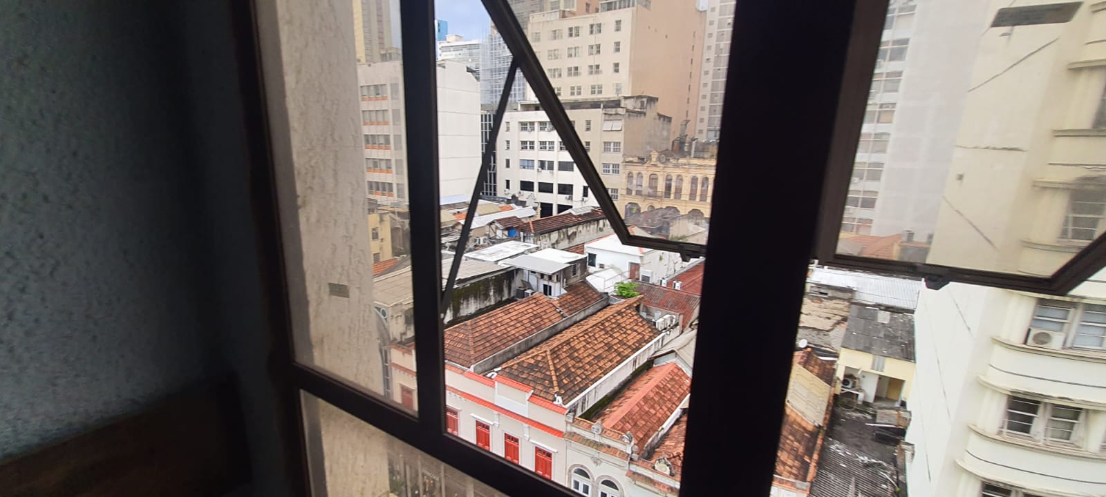 VENDO - SALA COMERCIAL - COM EXCLUSIVIDADE - RUA URUGUAIANA Nº 13 - CENTRO/RJ.