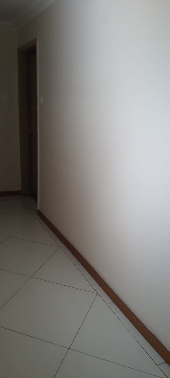VENDO - SALA COMERCIAL - COM EXCLUSIVIDADE - RUA URUGUAIANA Nº 13 - CENTRO/RJ.