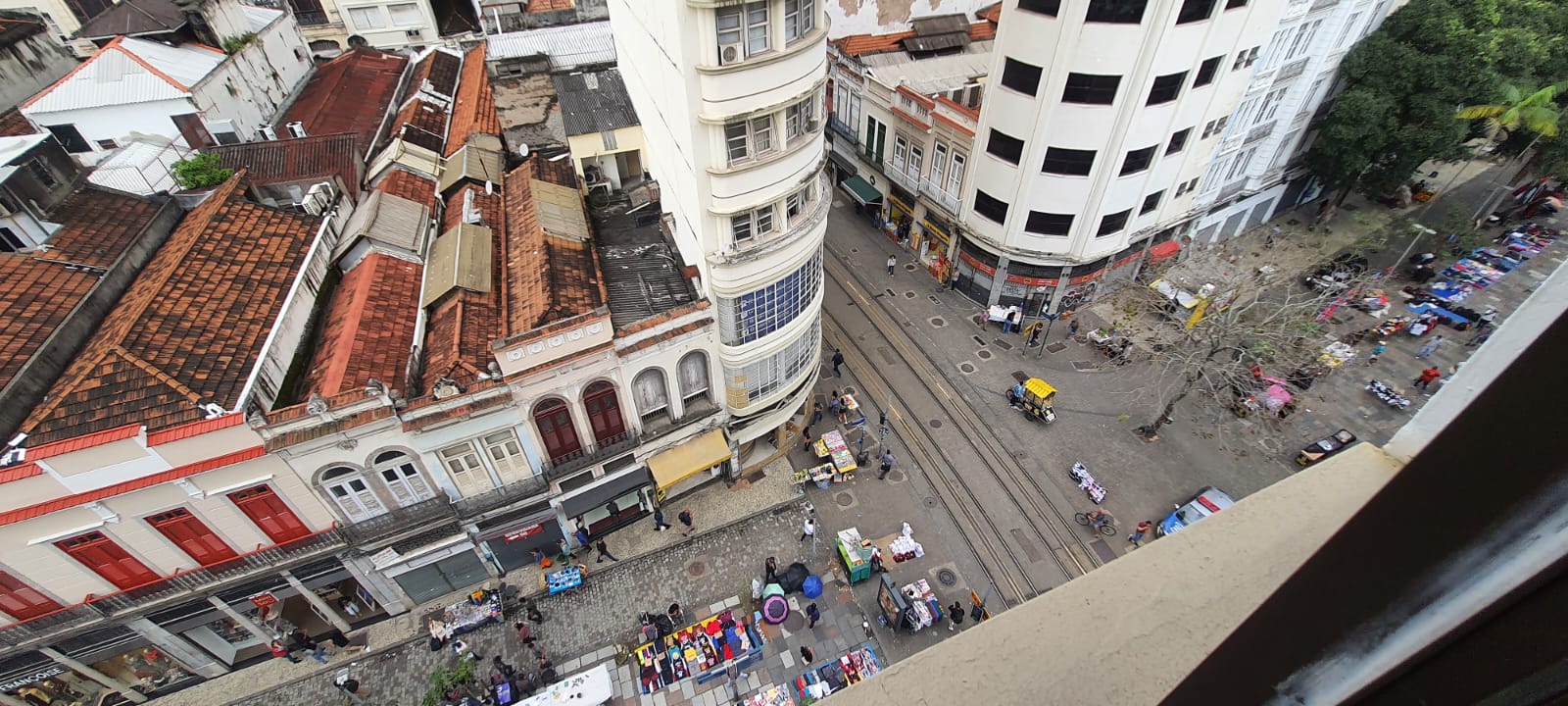 VENDO - SALA COMERCIAL - COM EXCLUSIVIDADE - RUA URUGUAIANA Nº 13 - CENTRO/RJ.