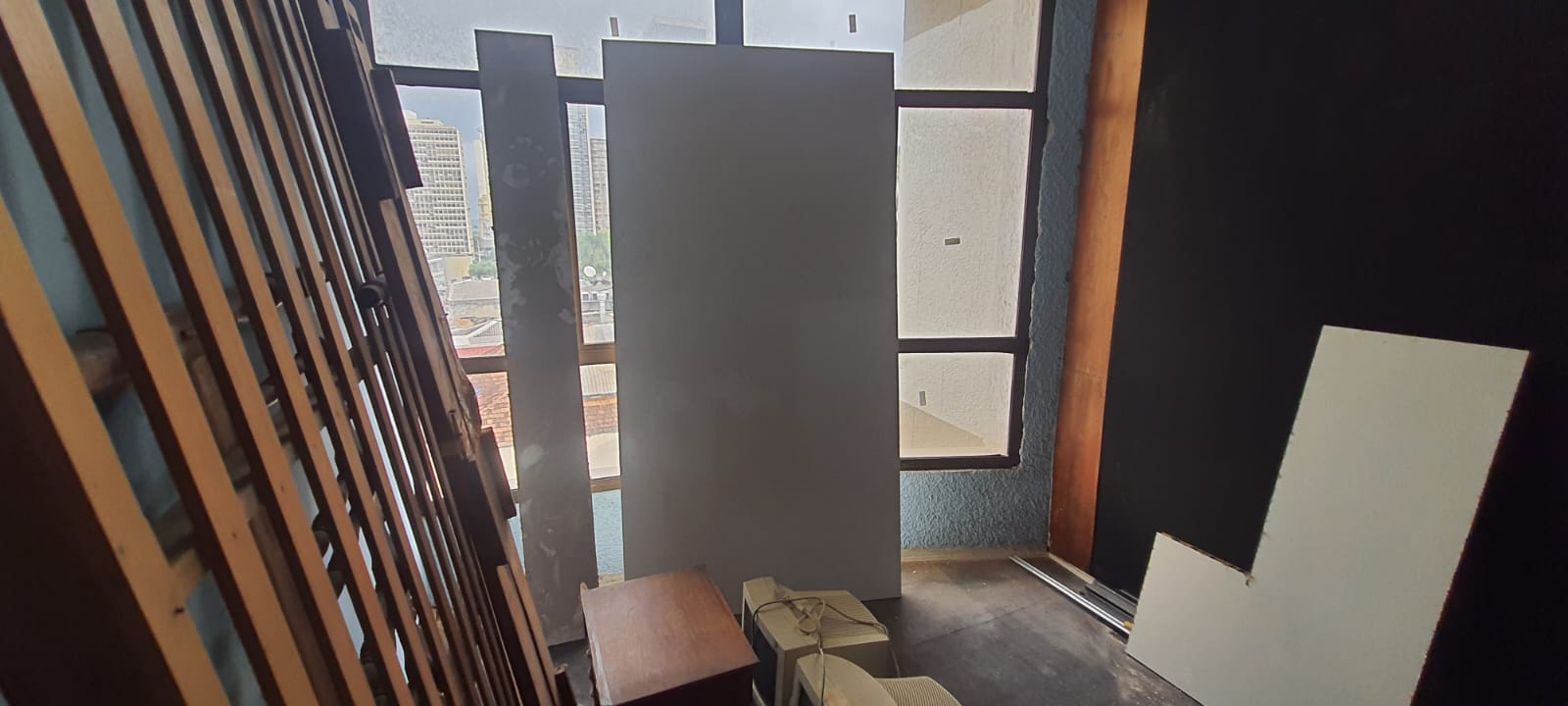 VENDO - SALA COMERCIAL - COM EXCLUSIVIDADE - RUA URUGUAIANA Nº 13 - CENTRO/RJ.