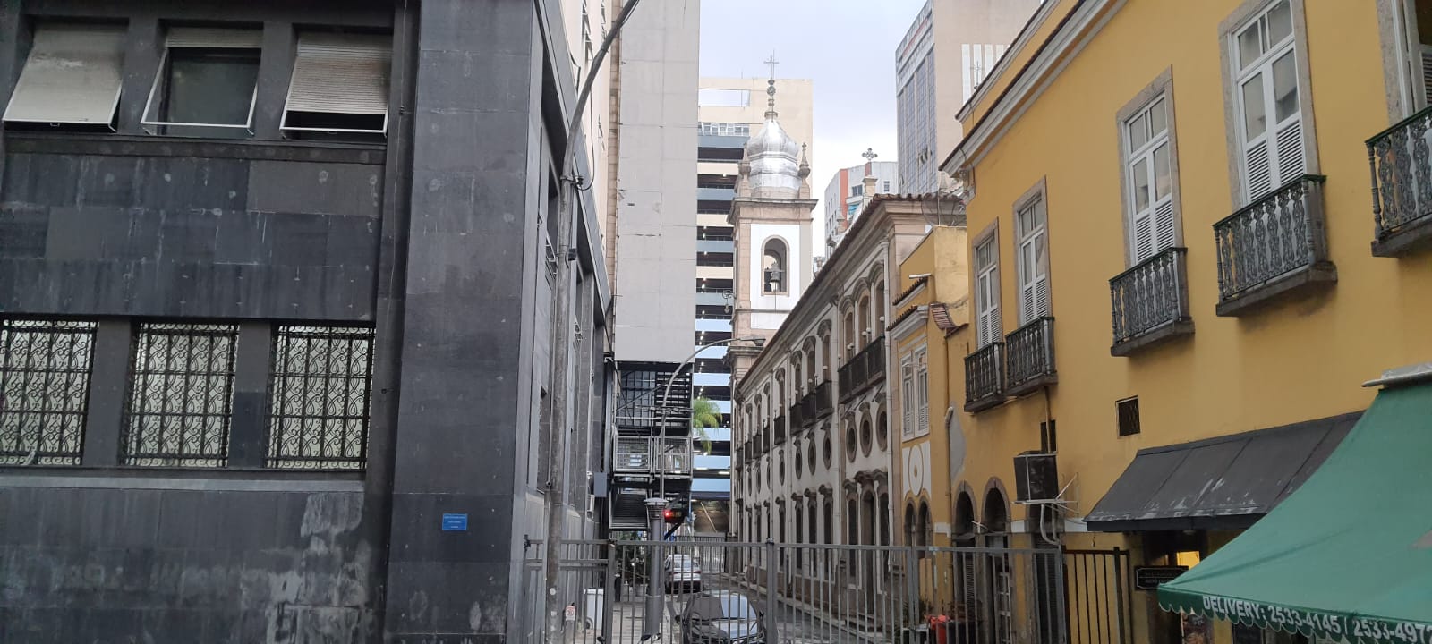 VENDO - SALA COMERCIAL - COM EXCLUSIVIDADE - TRAVESSA DO PAÇO Nº 23 - CENTRO/RJ.