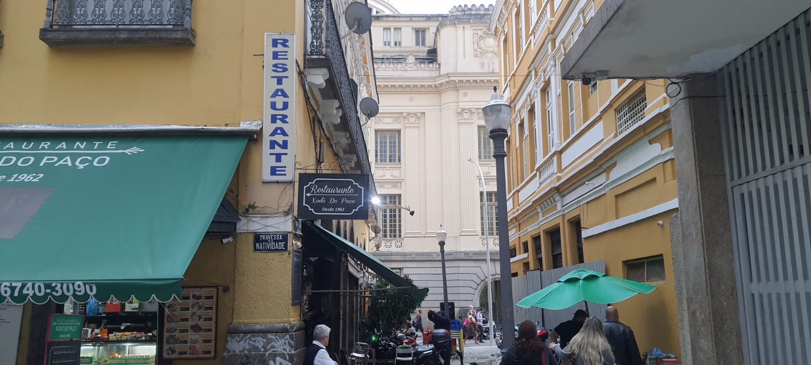 VENDO - SALA COMERCIAL - COM EXCLUSIVIDADE - TRAVESSA DO PAÇO Nº 23 - CENTRO/RJ.