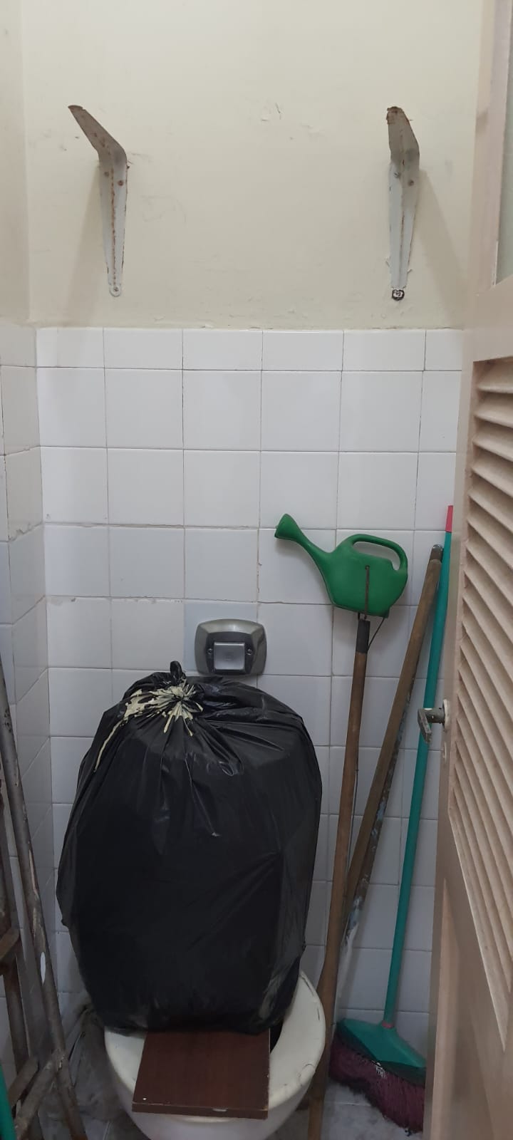 VENDE - APARTAMENTO - RUA UBALDINO DO AMARAL Nº 80 - CENTRO/RJ. 