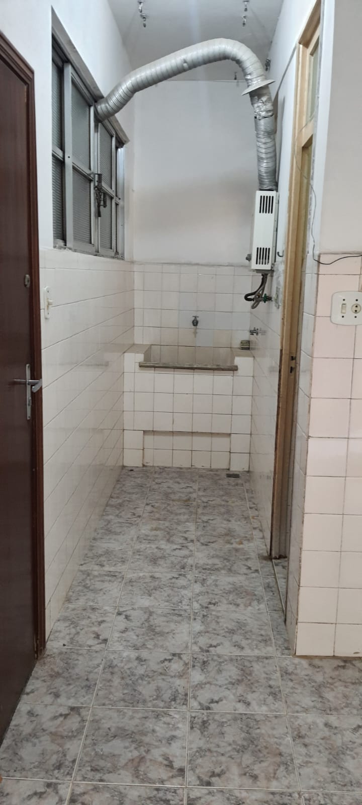 VENDE - APARTAMENTO - RUA UBALDINO DO AMARAL Nº 80 - CENTRO/RJ. 