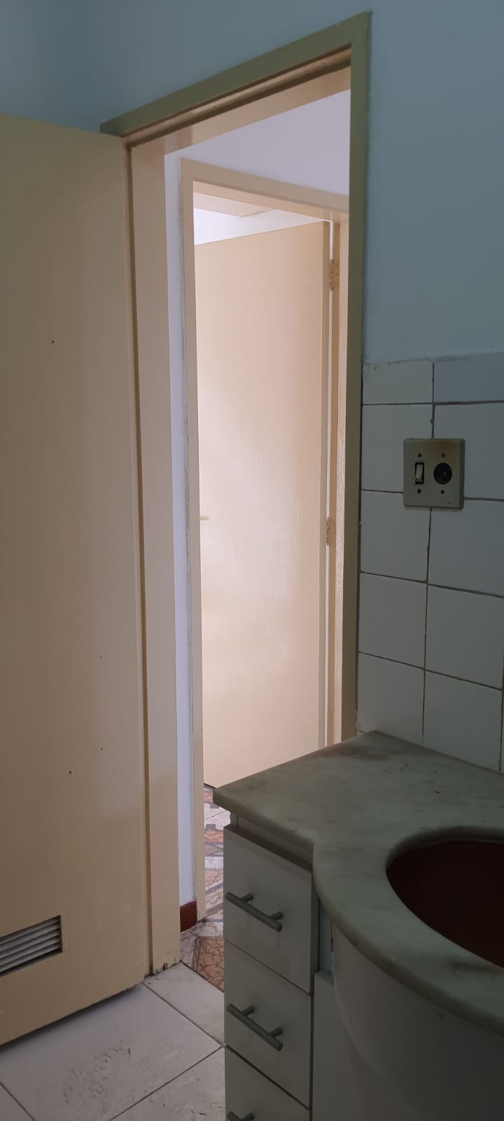 VENDE - APARTAMENTO - RUA UBALDINO DO AMARAL Nº 80 - CENTRO/RJ. 