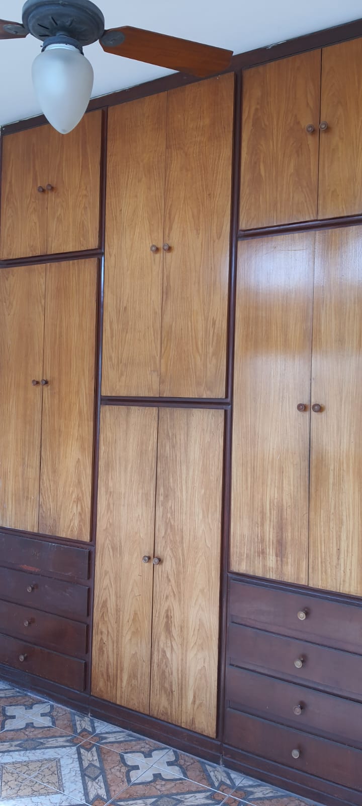 VENDE - APARTAMENTO - RUA UBALDINO DO AMARAL Nº 80 - CENTRO/RJ. 