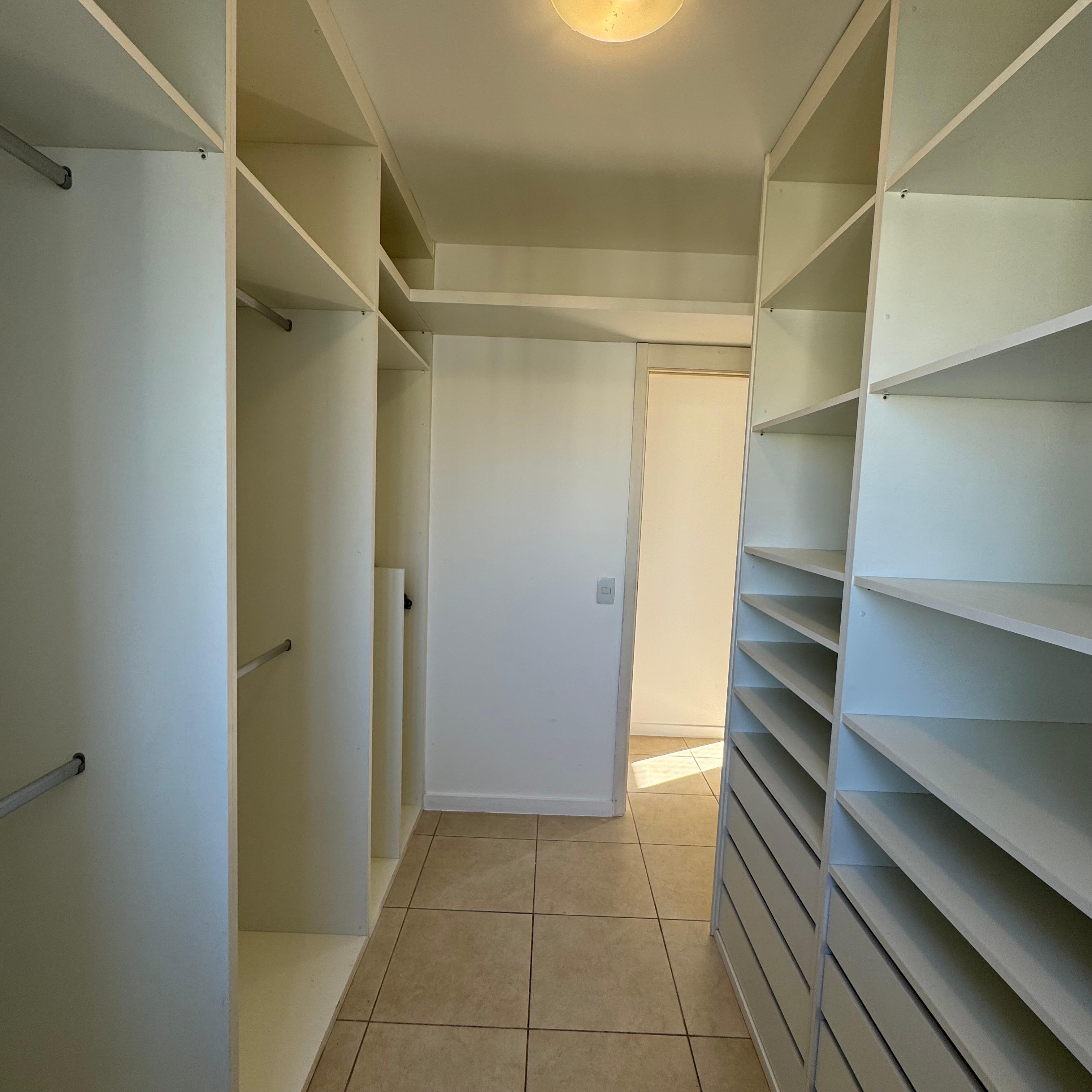 VENDO - APARTAMENTO - AVENIDA VICE PRESIDENTE JOSE ALENCAR JACAREGUÁ/RJ.