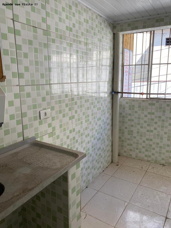 https://arquivos.colibex.com.br/arquivos/90821553/galeria/60741184/salao-comercial-para-venda-em-jundiai-centro-1-banheiro1673441238528globg.jpg