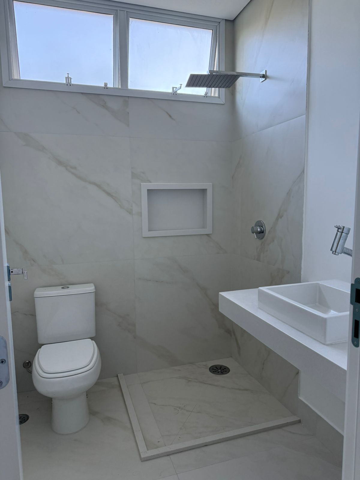 Casa em Condomínio com 6 Suítes na Riviera, Bertioga - SP 