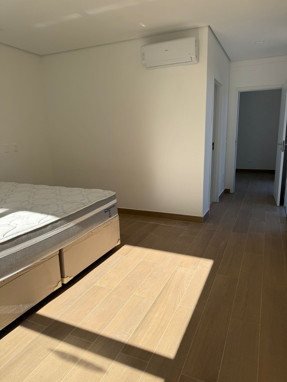 Casa em Condomínio com 6 Suítes na Riviera, Bertioga - SP 