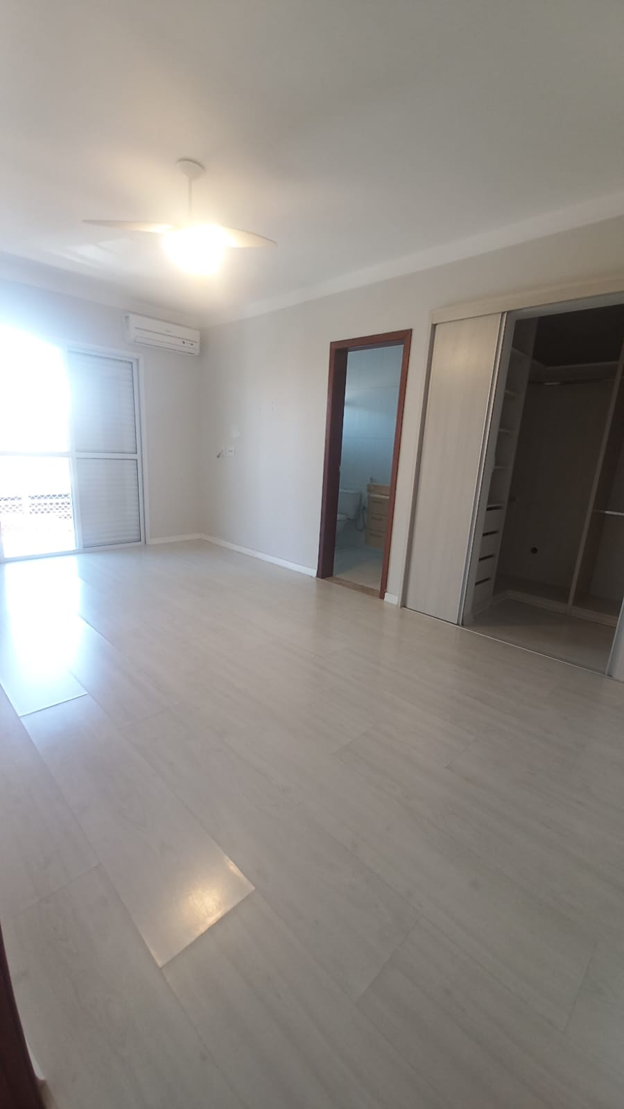 Casa Deslumbrante à Venda no Condomínio Parque do Varvito em Itu por $1.500.000,00