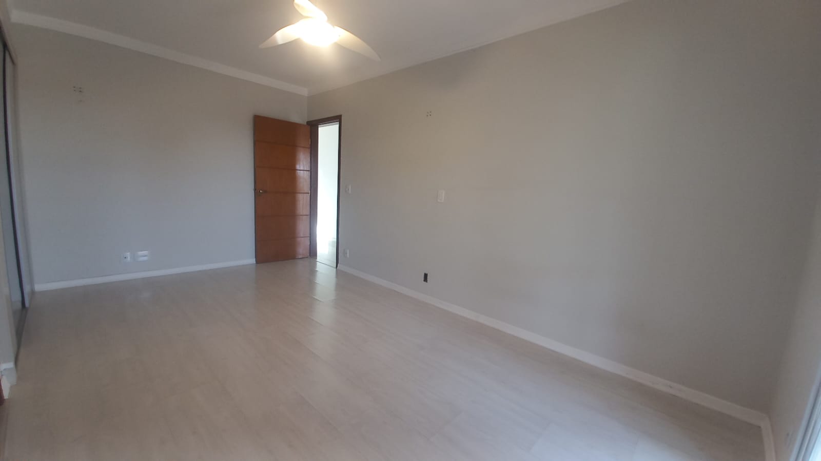 Casa Deslumbrante à Venda no Condomínio Parque do Varvito em Itu por $1.500.000,00