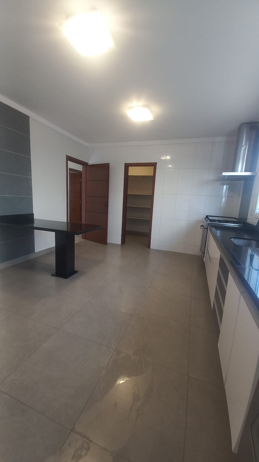 Casa Deslumbrante à Venda no Condomínio Parque do Varvito em Itu por $1.500.000,00