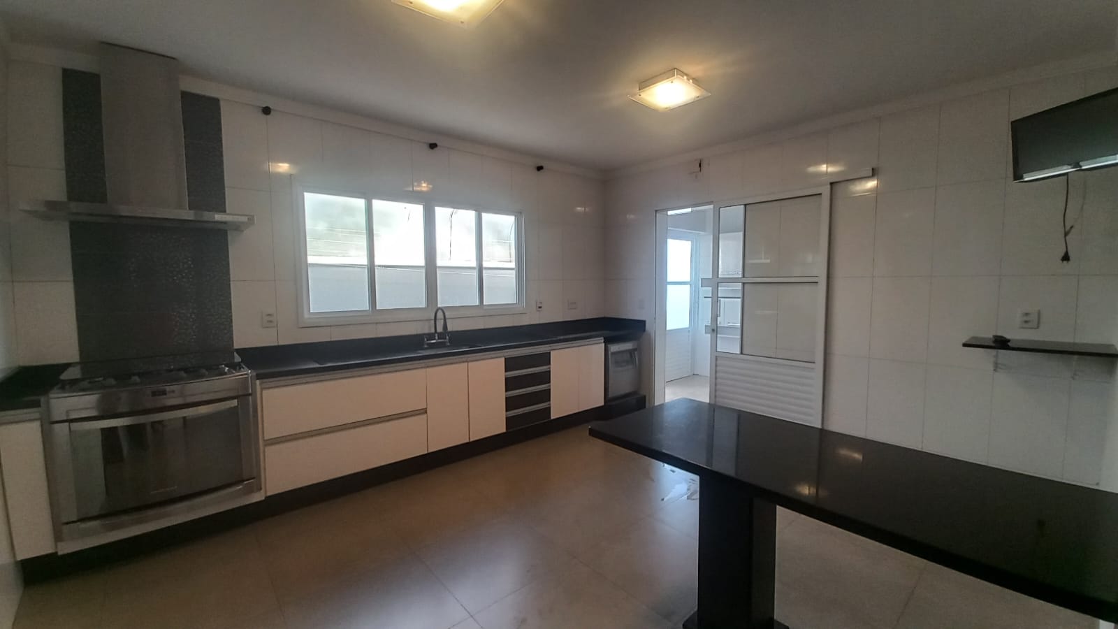 Casa Deslumbrante à Venda no Condomínio Parque do Varvito em Itu por $1.500.000,00