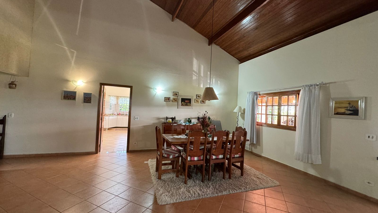 "Chácara dos Sonhos em Porto Feliz: Conforto, Luxo e Natureza Esperam por Você!"