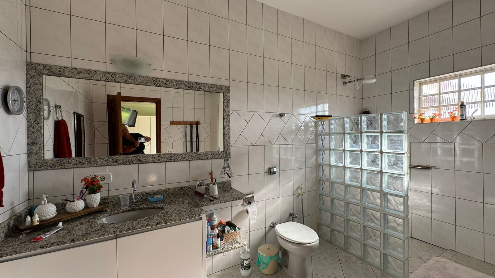 "Chácara dos Sonhos em Porto Feliz: Conforto, Luxo e Natureza Esperam por Você!"