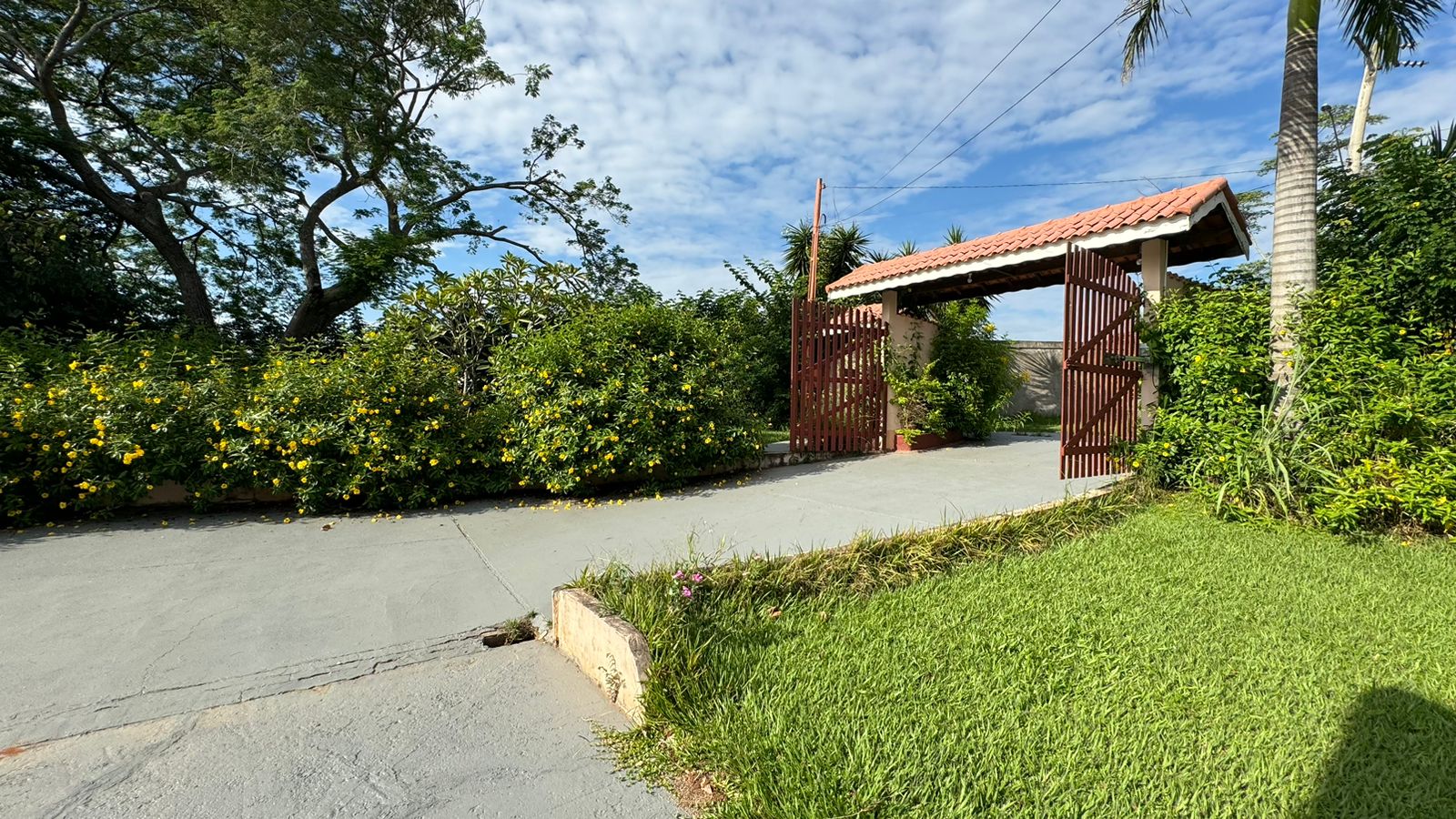 "Chácara dos Sonhos em Porto Feliz: Conforto, Luxo e Natureza Esperam por Você!"