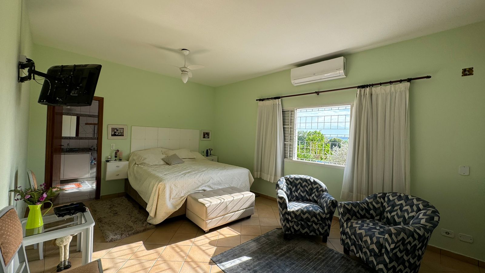 "Chácara dos Sonhos em Porto Feliz: Conforto, Luxo e Natureza Esperam por Você!"