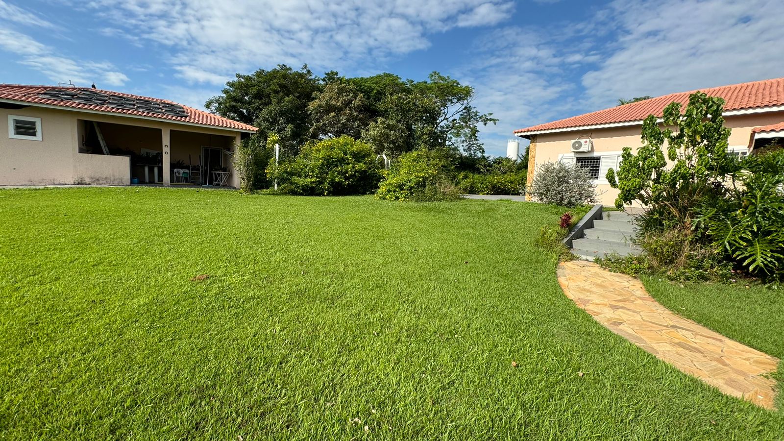 "Chácara dos Sonhos em Porto Feliz: Conforto, Luxo e Natureza Esperam por Você!"