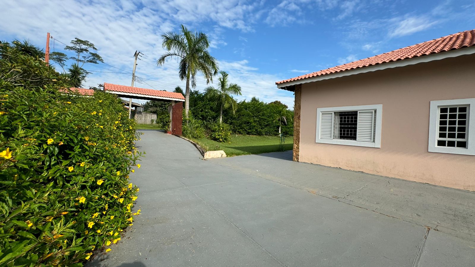 "Chácara dos Sonhos em Porto Feliz: Conforto, Luxo e Natureza Esperam por Você!"