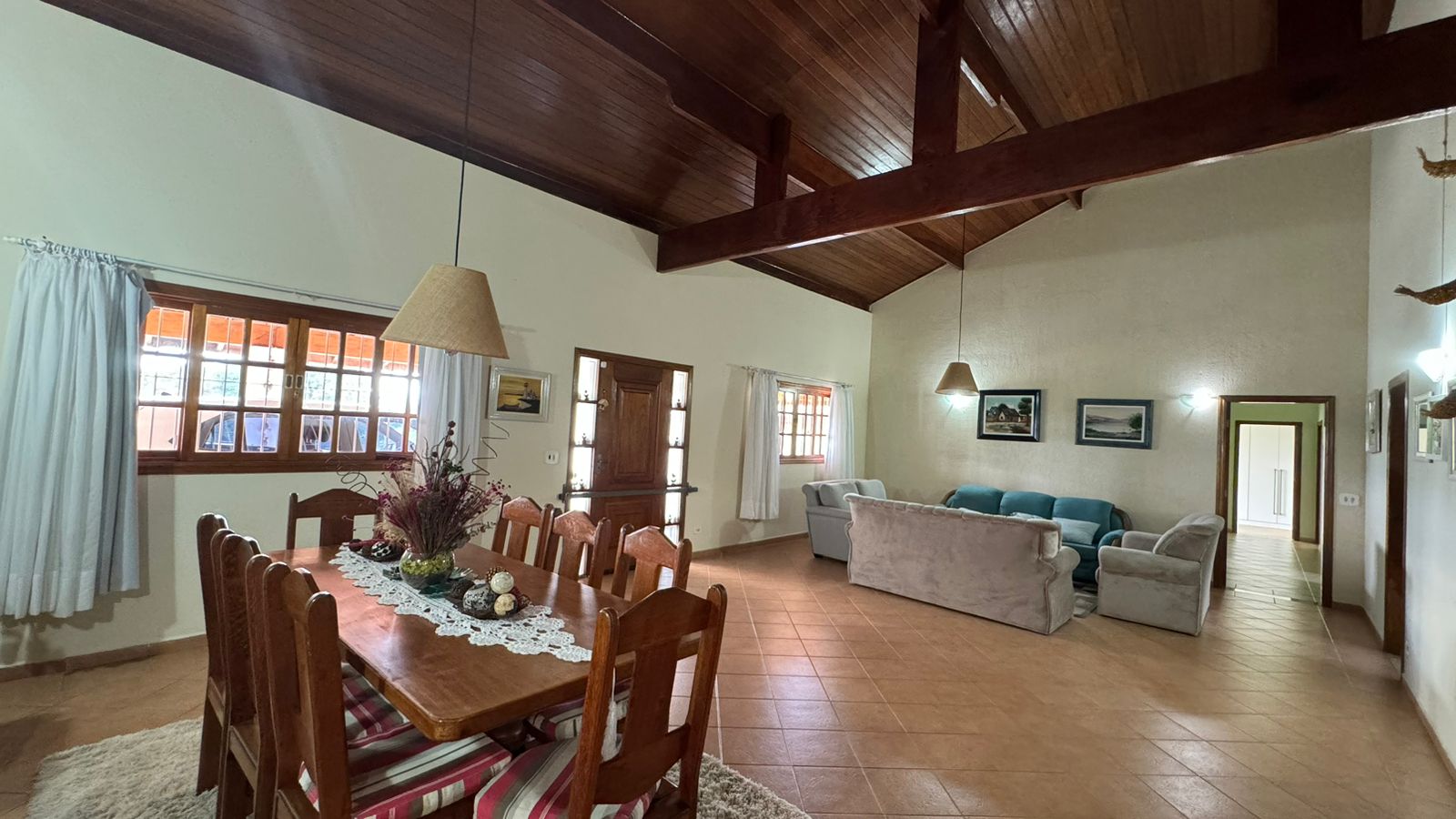 "Chácara dos Sonhos em Porto Feliz: Conforto, Luxo e Natureza Esperam por Você!"