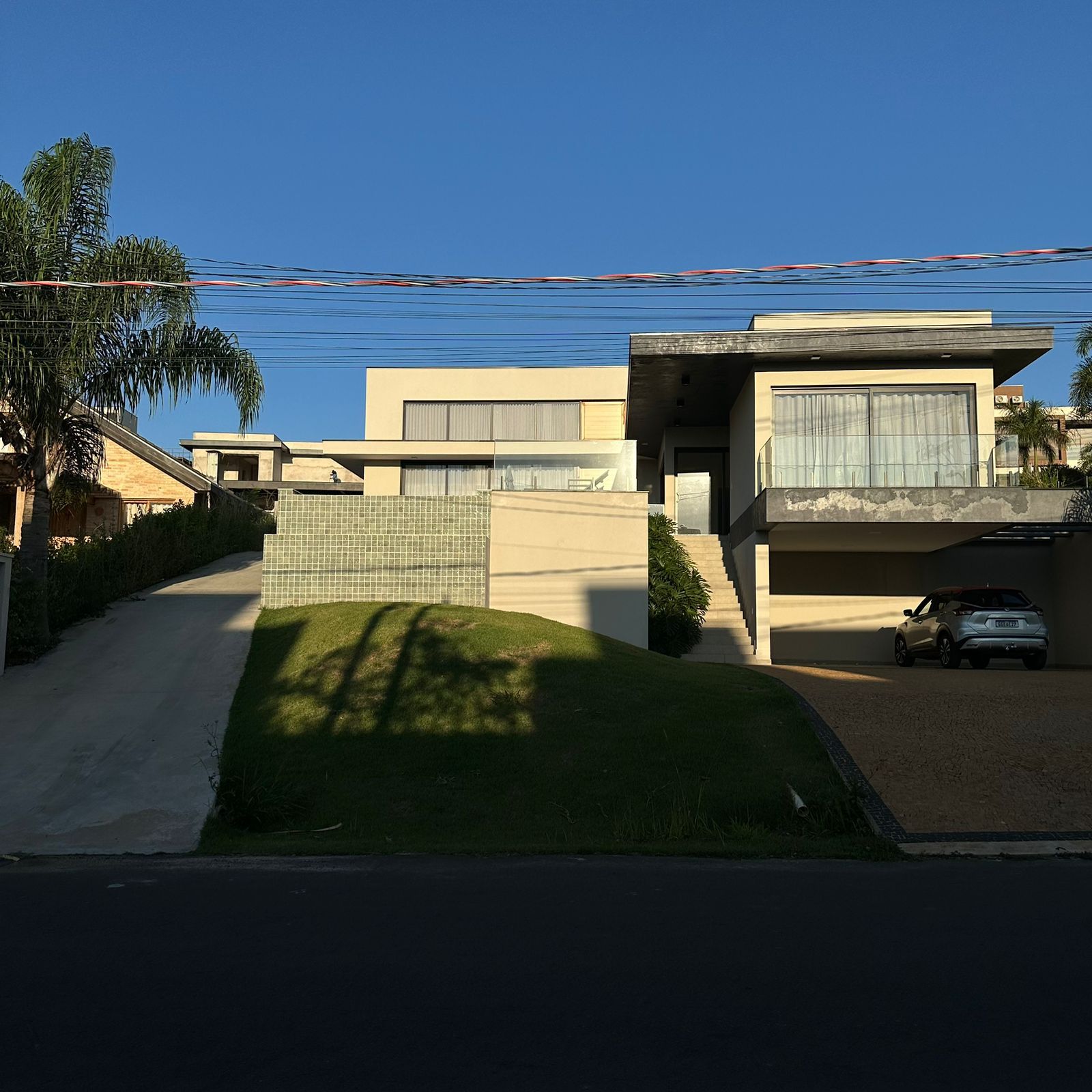 Luxuosa Casa à Venda no Condomínio Xapada – R$ 2.800.000,00