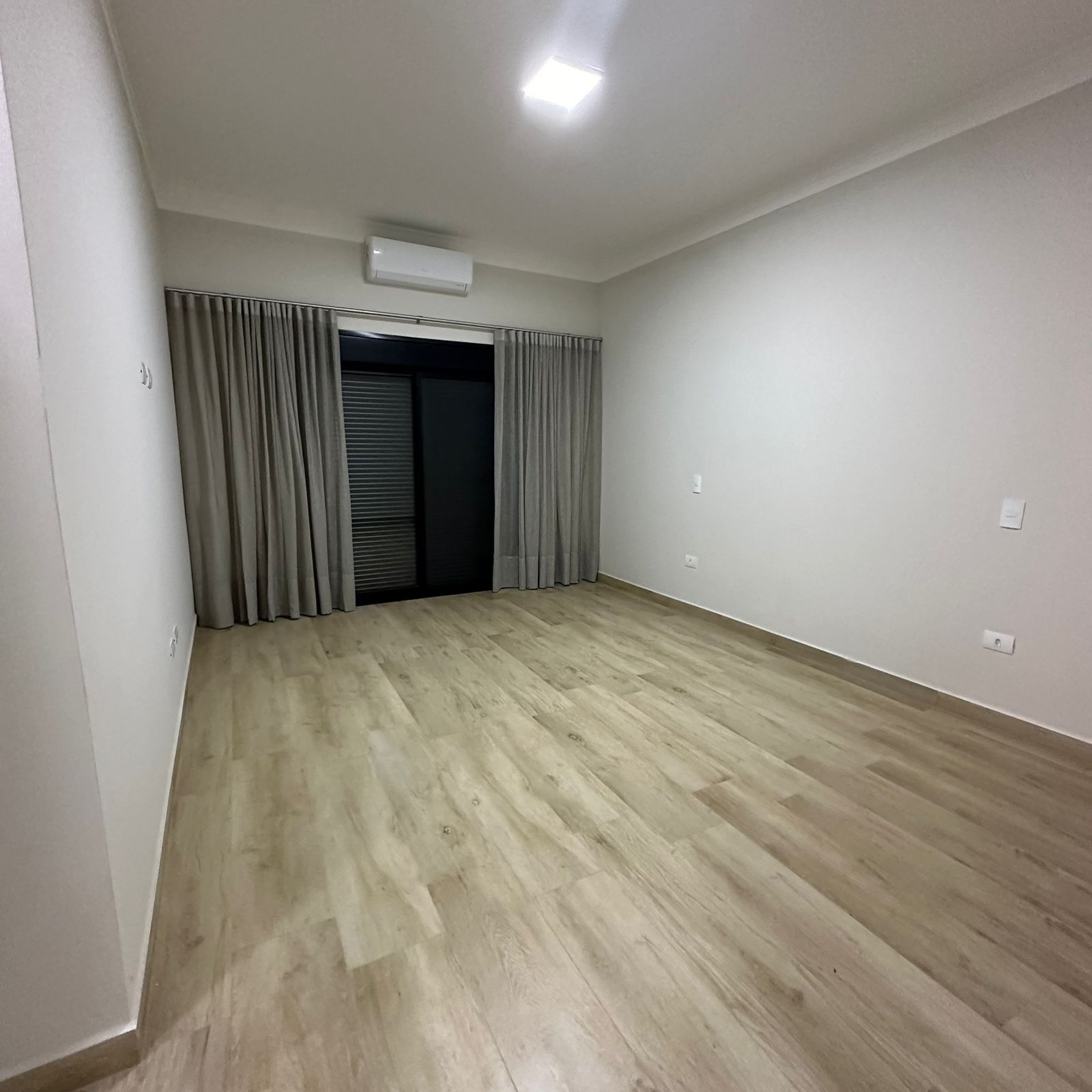 Luxuosa Casa à Venda no Condomínio Xapada – R$ 2.800.000,00
