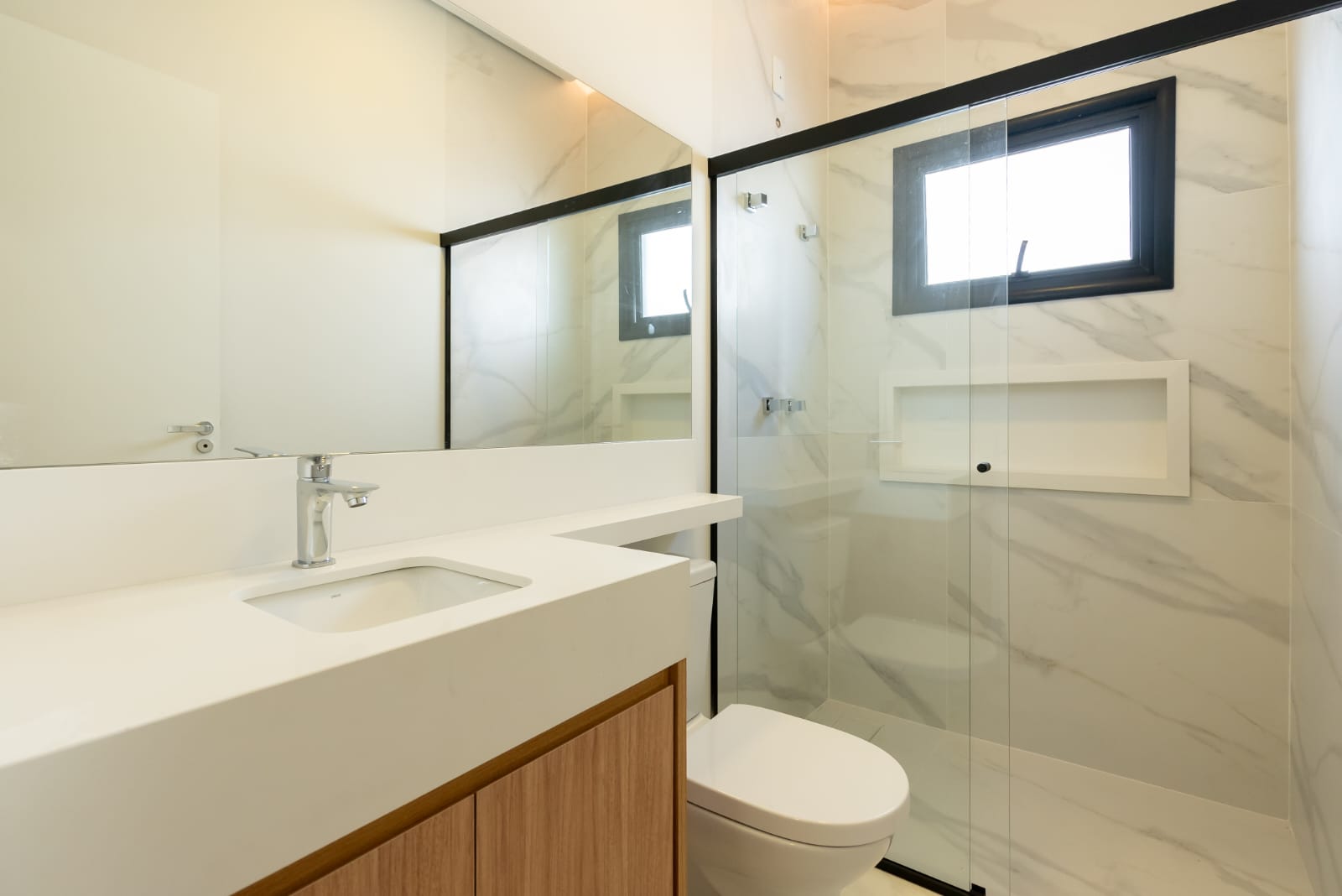 Casa Térrea à Venda no Condomínio Portal dos Bandeirantes - Salto!