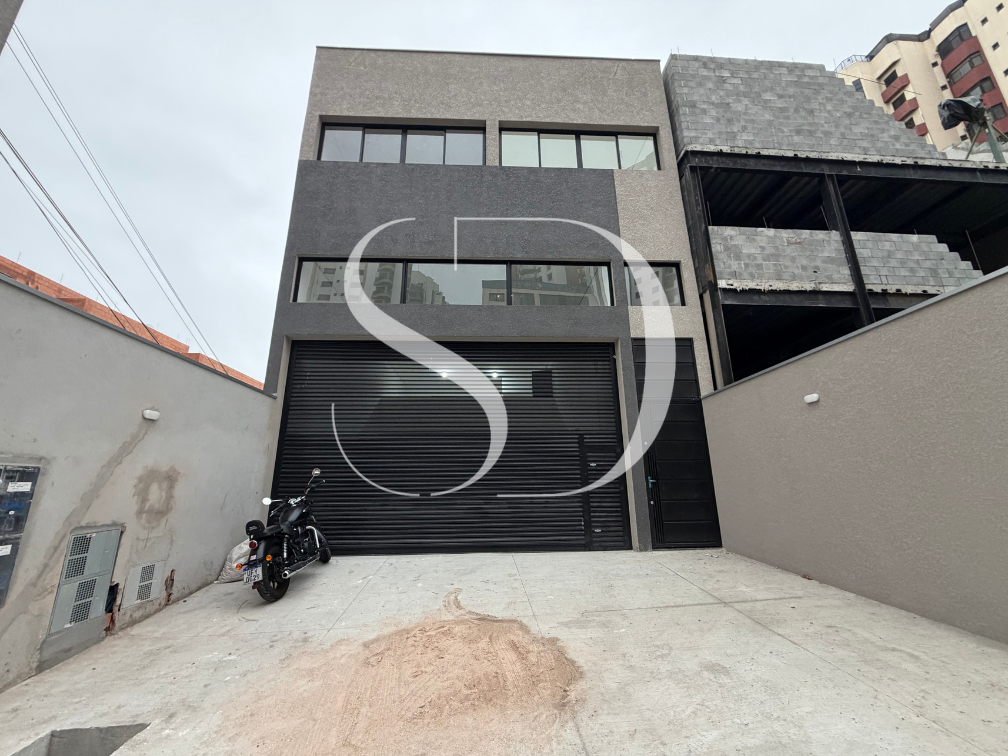 Imóvel comercial no Tatuapé - 4 salas + galpão com mezanino