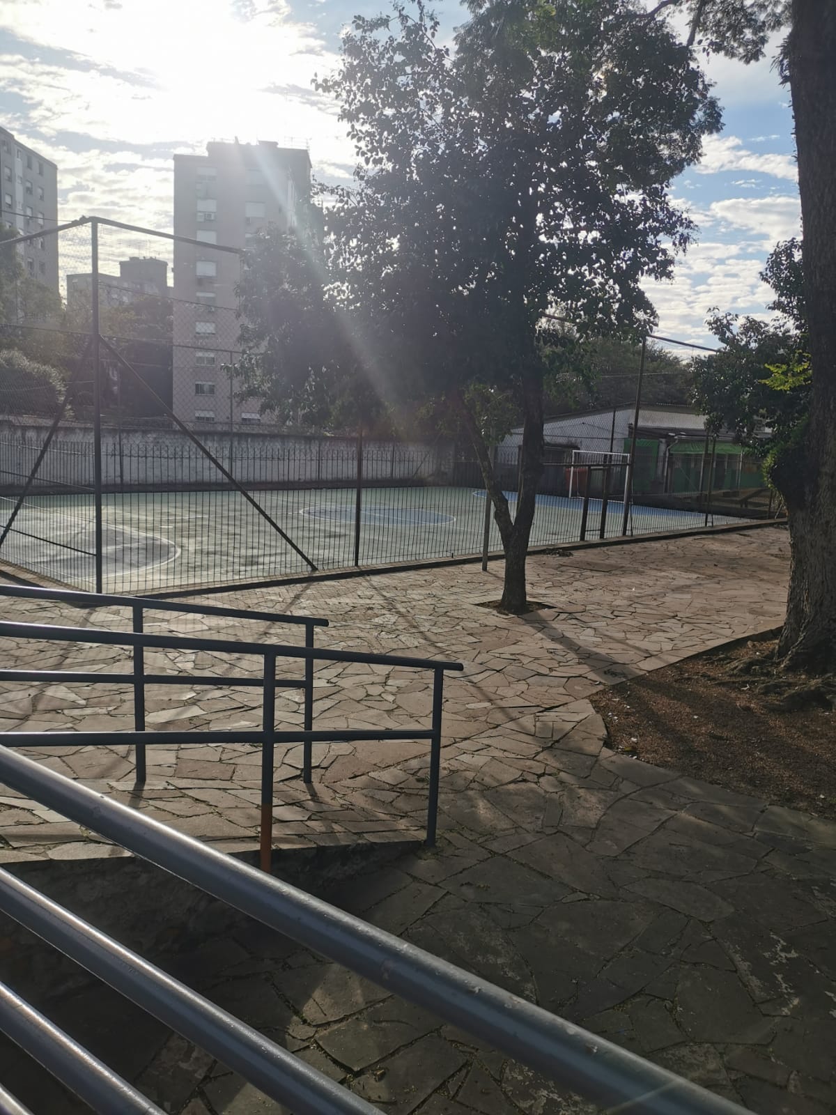 APTO 2 DORM TERREO