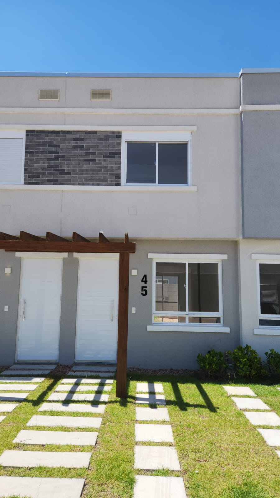 EXCELENTE SOBRADO 2 DORM NO BAIRRO VILA NOVA