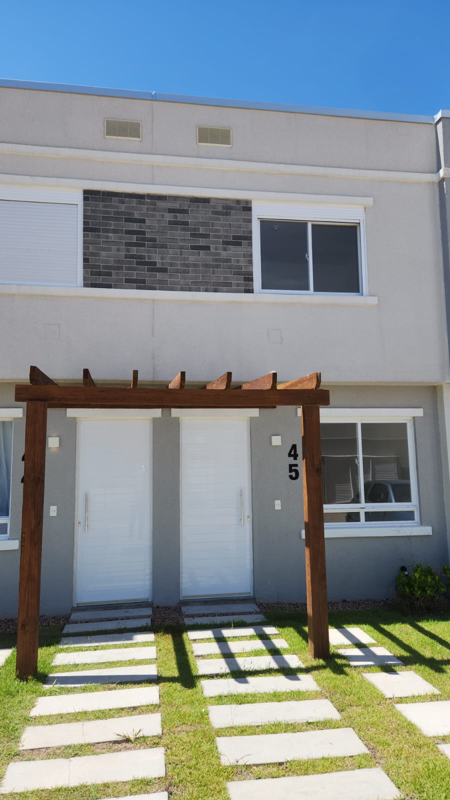 EXCELENTE SOBRADO 2 DORM NO BAIRRO VILA NOVA