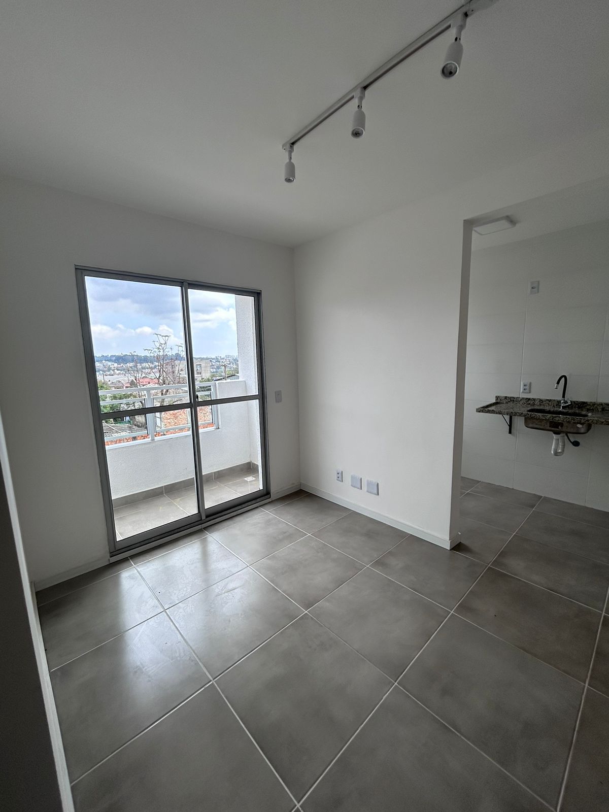 EXCELENTE APARTAMENTO NA PROTASIO ALVES COM SUÍTE