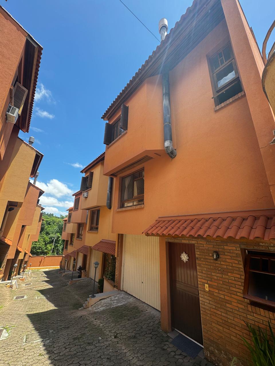 LINDA CASA 3 DORMITÓRIOS NO BAIRRO ESPIRITO SANTO