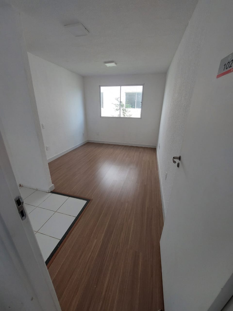 APARTAMENTO REFORMADO 2 DORMITÓRIOS NO BAIRRO RESTINGA
