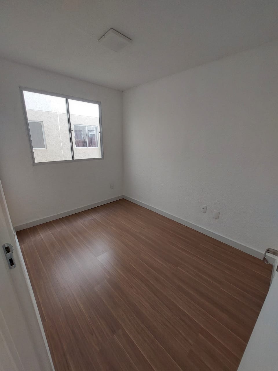 APARTAMENTO REFORMADO 2 DORMITÓRIOS NO BAIRRO RESTINGA