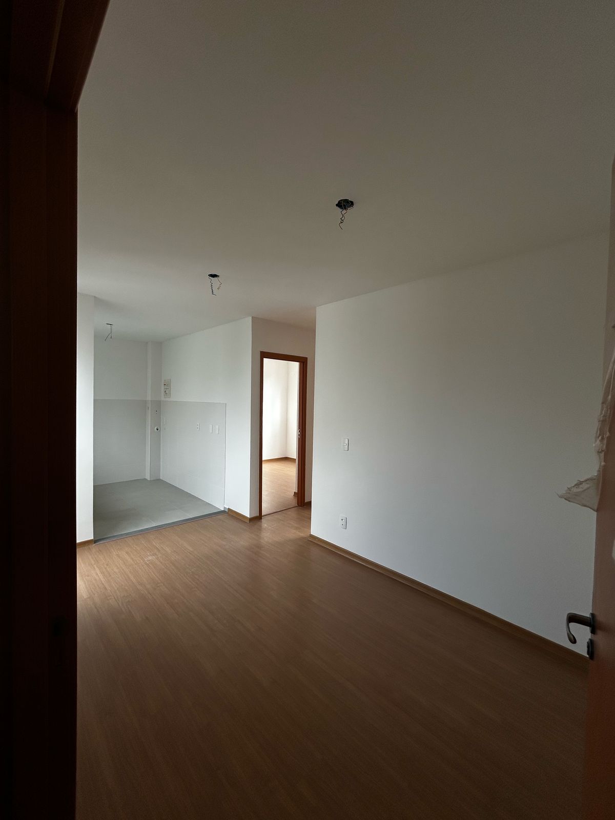 LINDO APARTAMENTO 2 DORMITÓRIOS NO BAIIRO RESTINGA