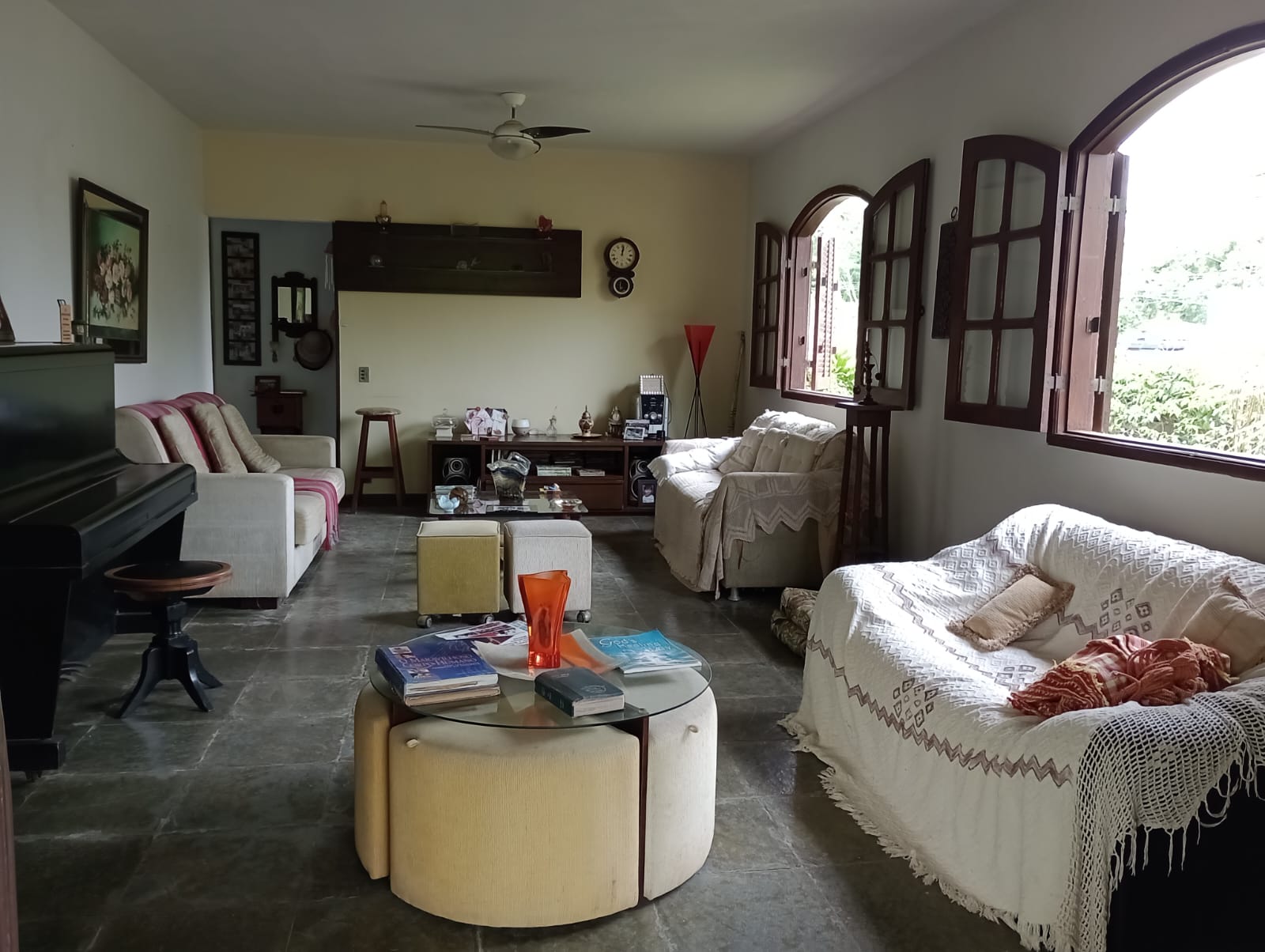 Excelente Casa Linear à Venda em Camboinhas – Niterói Área Total: 700m² 