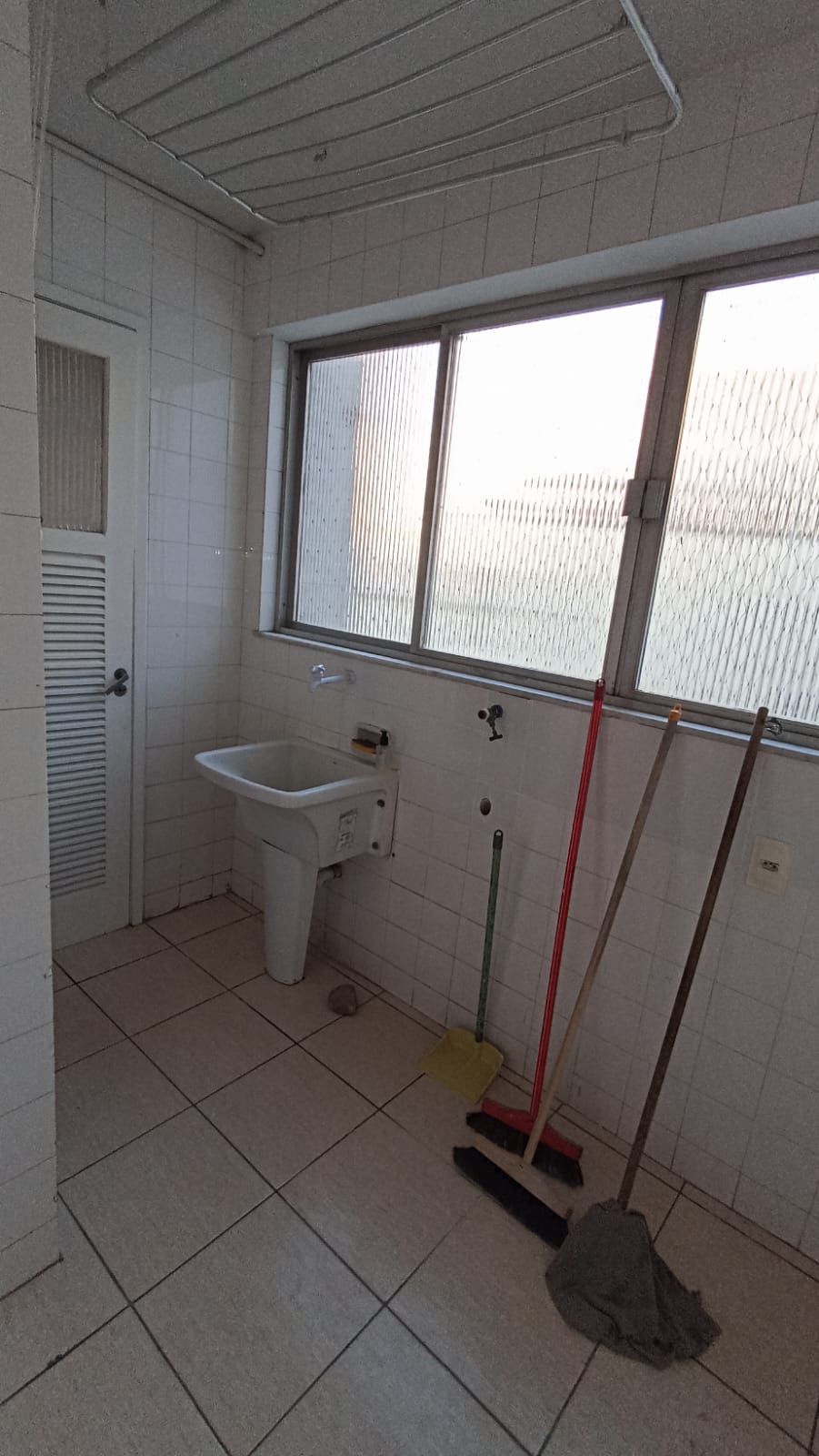 Excelente Apartamento de 03 quartos na Praia de Icaraí 