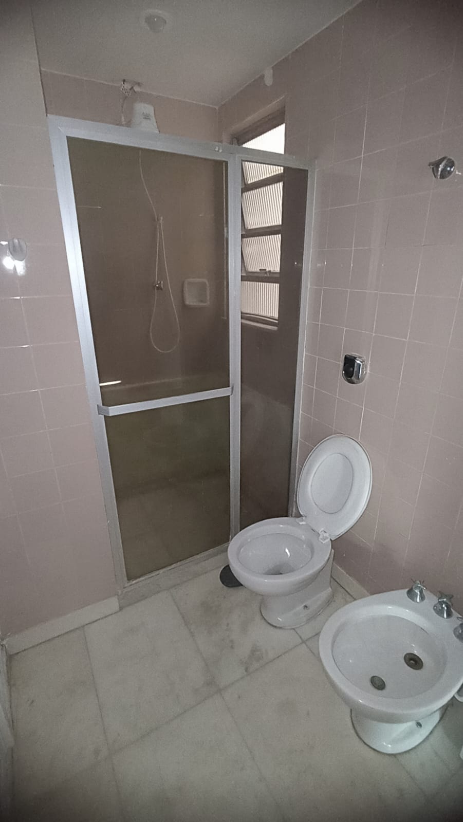 Excelente Apartamento de 03 quartos na Praia de Icaraí 