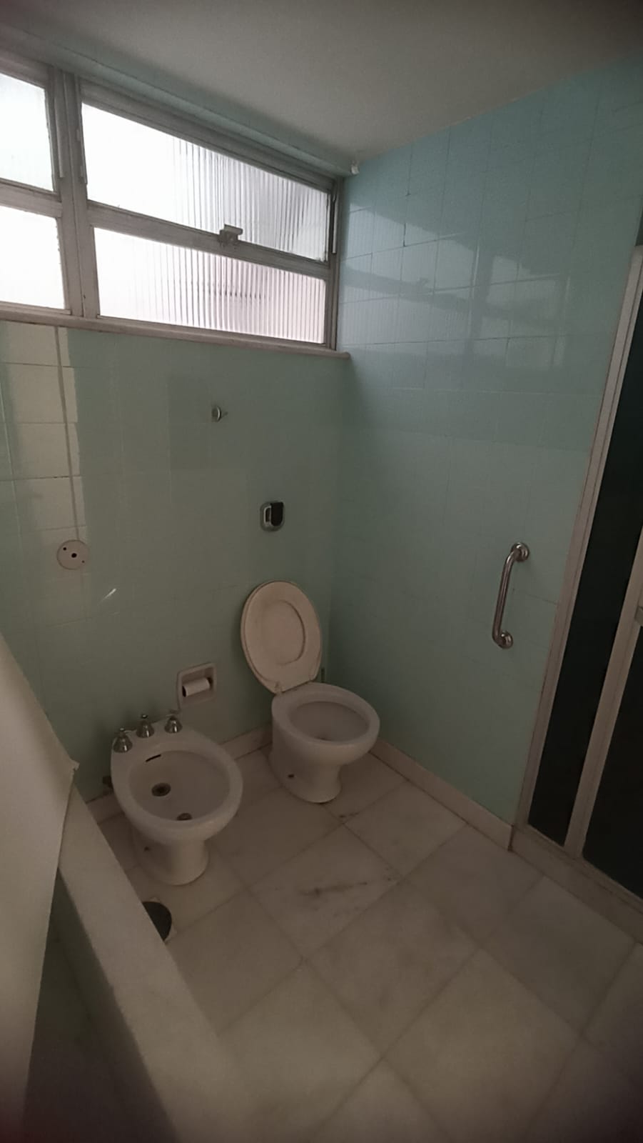 Excelente Apartamento de 03 quartos na Praia de Icaraí 