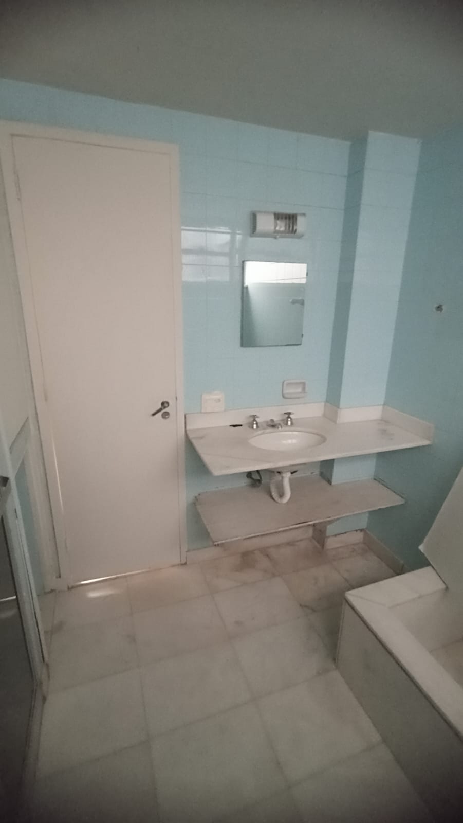 Excelente Apartamento de 03 quartos na Praia de Icaraí 