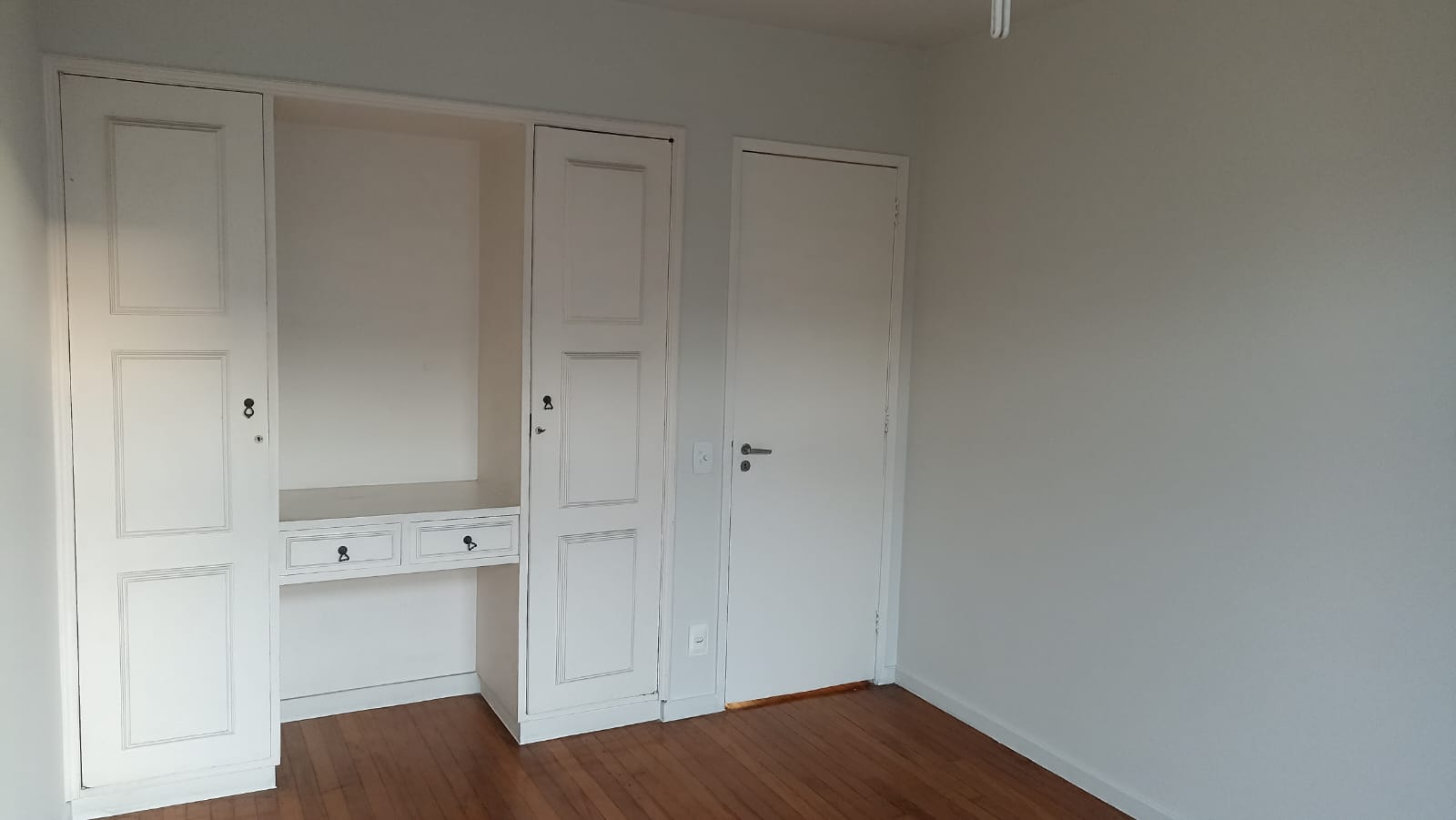 Excelente Apartamento de 03 quartos na Praia de Icaraí 