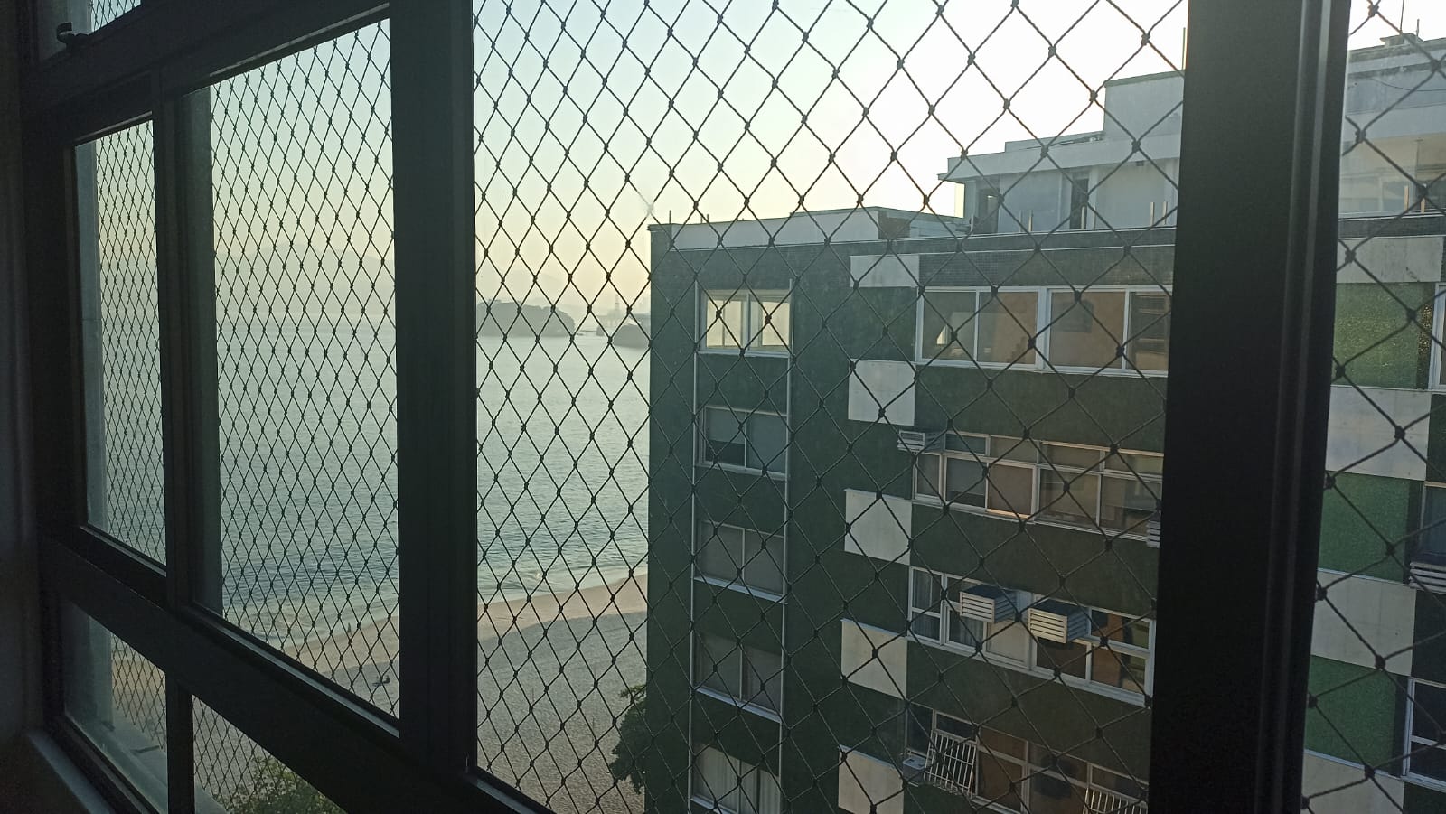 Excelente Apartamento de 03 quartos na Praia de Icaraí 